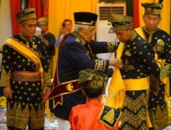 Gubri Abdul Wahid Resmi Sandang Gelar Datuk Seri Setia Amanah dari LAM Riau