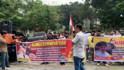 Gelar Aksi Demo! Gemmpar Desak Kejati Riau Dan Polda Riau Tuntaskan Kasus Dugaan Korupsi Bupati Rohil