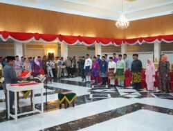 Sekdaprov Riau Lantik Pejabat Eselon II dan Administrator Pemprov Riau, Berikut Daftar nya