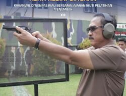 Asah Kesiapsiagaan, Kakanwil Ditjenpas Riau Bersama Jajaran Ikuti Pelatihan Menembak