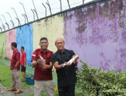 Wujud Program Pembinaan Kemandirian WBP, Lapas Kelas IIA Pekanbaru Panen Ikan Patin