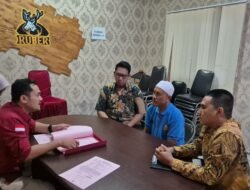 Kejati Riau Serahkan Tersangka dan Barang Bukti Kepada PU Terhadap Tersangka IR Perkara Korupsi BPTD