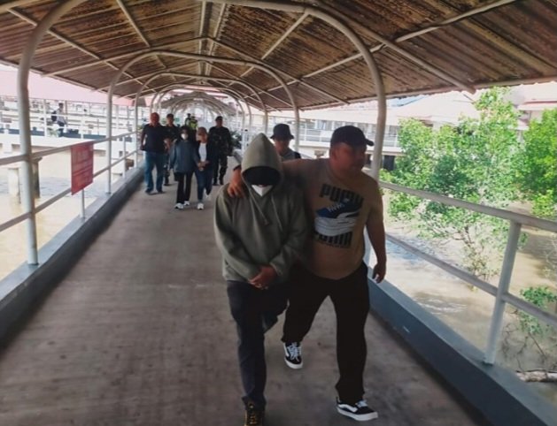 Photo: Penangkapan Mantan Dirut SPRH, Rahman, SE di Pelabuhan Kota Dumai