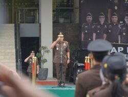 Kejati Riau Gelar Upacara Peringatan Hari Bela Negara ke-77 Tahun 2025