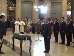 Perkuat Organisasi Kementerian Hukum, Kakanwil Kemenkum Riau Hadiri Pelantikan 32 Pejabat Pimpinan Tinggi Pratama