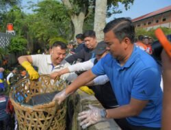 Kaban Kesbangpol Riau Ikuti Kegiatan Aksi Gotong Royong Bersama Pemkot Pekanbaru