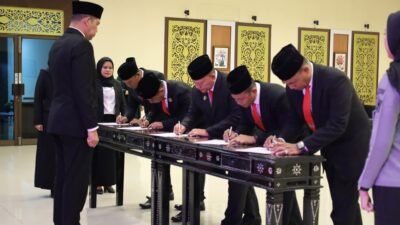 Perkuat Penegakan dan Pengawasan Hukum, Kakanwil Kemenkum Riau Lantik 5 PPNS di Riau