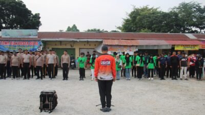 Turun Langsung Bersama Warga, Polresta Pekanbaru Pimpin Gema Berseri di Pasar Dupa