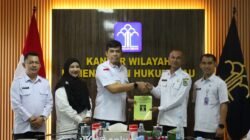 Kanwil Kemenkum Riau Serahkan Hasil Analisis Perda Lahan Pangan Berkelanjutan, Perkuat Komitmen Ketahanan Pangan Daerah