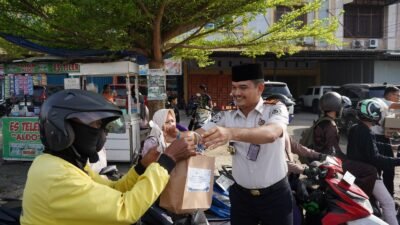Dukung UMKM Sekitar, Rutan Kelas I Pekanbaru Bagikan Ratusan Takjil kepada Masyarakat