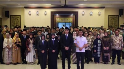 Perkuat Kepastian Hukum di Bumi Lancang Kuning, Kakanwil Lantik 57 Notaris dan Satu Perancang Peraturan Perundang-undangan