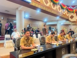 Kaban Kesbangpol Riau Hadiri Rapat Paripurna DPRD Provinsi Riau Bahas LKPJ 2025 dan Ranperda Perhubungan