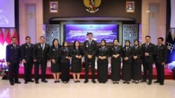 Lantik 12 Pejabat Fungsional, Kakanwil Tekankan Akselerasi Kinerja dan Integritas di Lingkungan Kemenkum Riau