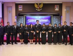 Lantik 12 Pejabat Fungsional, Kakanwil Tekankan Akselerasi Kinerja dan Integritas di Lingkungan Kemenkum Riau