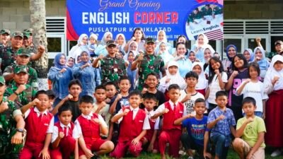 Danpuslatpur Resmikan Grand Opening English Corner di Puslatpur