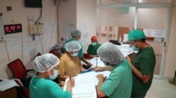 Cegah Terpapar Campak, RSUD Arifin Achmad Rutin Cek Kesehatan dan Vaksin Nakes