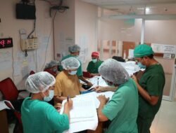 Cegah Terpapar Campak, RSUD Arifin Achmad Rutin Cek Kesehatan dan Vaksin Nakes