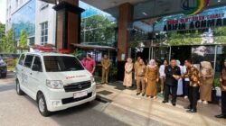 Dirut RSUD Arifin Achmad: RSUD Arifin Achmad Terima Bantuan 1 Unit Mobil Ambulance Dari Program CSR BRI
