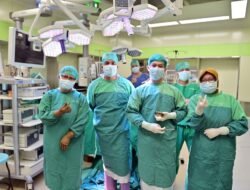 RSUD Arifin Achmad Riau Sukses Tangani Kasus Langka Remaja Dengan Dua Rahim