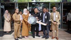 RSUD Arifin Achmad Terima Bantuan Dua Unit Ambulance Dari BRI Region 2