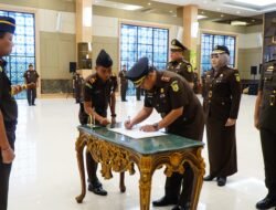 Kajati Riau Resmi Melantik dan Mengambilan Sumpah Jabatan Sejumlah Pejabat Struktural Kejati Riau