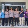 POLRESTA PEKANBARU DAN INSTANSI TERKAIT GELAR PROGRAM JALUR, WARGA PELABUHAN SUNGAI DUKU DAPAT LAYANAN KESEHATAN GRATIS