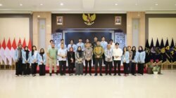 Tutup Masa Magang Berdampak Mahasiswa FH UNRI, Kakanwil Kemenkum Riau Berpesan Pentingnya Integritas dalam Praktik Hukum