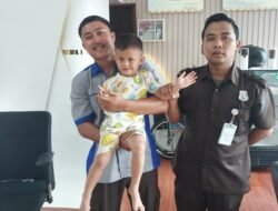 Anak Bernama Apin Akhirnya Ditemukan dan Kembali Ke Orang Tuanya Atas Kesigapan Personel Polresta Pekanbaru