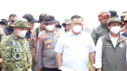 Pangdam XIX Tuanku Tambusai Turun ke Titik Api, Dampingi Menhut Tinjau Karhutla Pelalawan