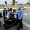Lindungi Masyarakat dari Kabut Asap, Nakes di Riau Bagikan 4.000 Masker di Pekanbaru
