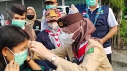Ketua Kwarcab Pramuka Pekanbaru Bagikan Ribuan Masker Kepada Masyarakat