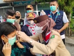 Ketua Kwarcab Pramuka Pekanbaru Bagikan Ribuan Masker Kepada Masyarakat