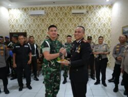 Kapolresta Pekanbaru Sambangi Denpom 1/3 dan Kodim 0301 di HUT ke-81 TNI