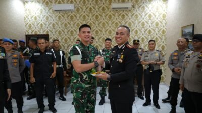 Kapolresta Pekanbaru Sambangi Denpom 1/3 dan Kodim 0301 di HUT ke-81 TNI