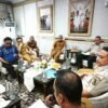 Wako Pekanbaru Agung Nugroho didampingi para kepala OPD jajaran Pemko menggelar rapat evaluasi TRC Pekanbaru Aman