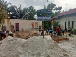 Satgas TMMD Ke-124 Kodim 0320/Dumai Perbaiki RTLH Untuk Warga Bukit Kayu Kapur