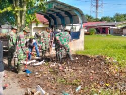 TMMD ke-124 Kodim 0320/Dumai Laksanakan Kegiatan Kebersihan Pasar Minggu Bukit Kayu Kapur