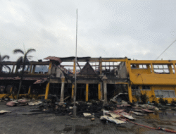 Jelang Subuh, Kantor Disnakertrans Provinsi Riau Ludes Terbakar